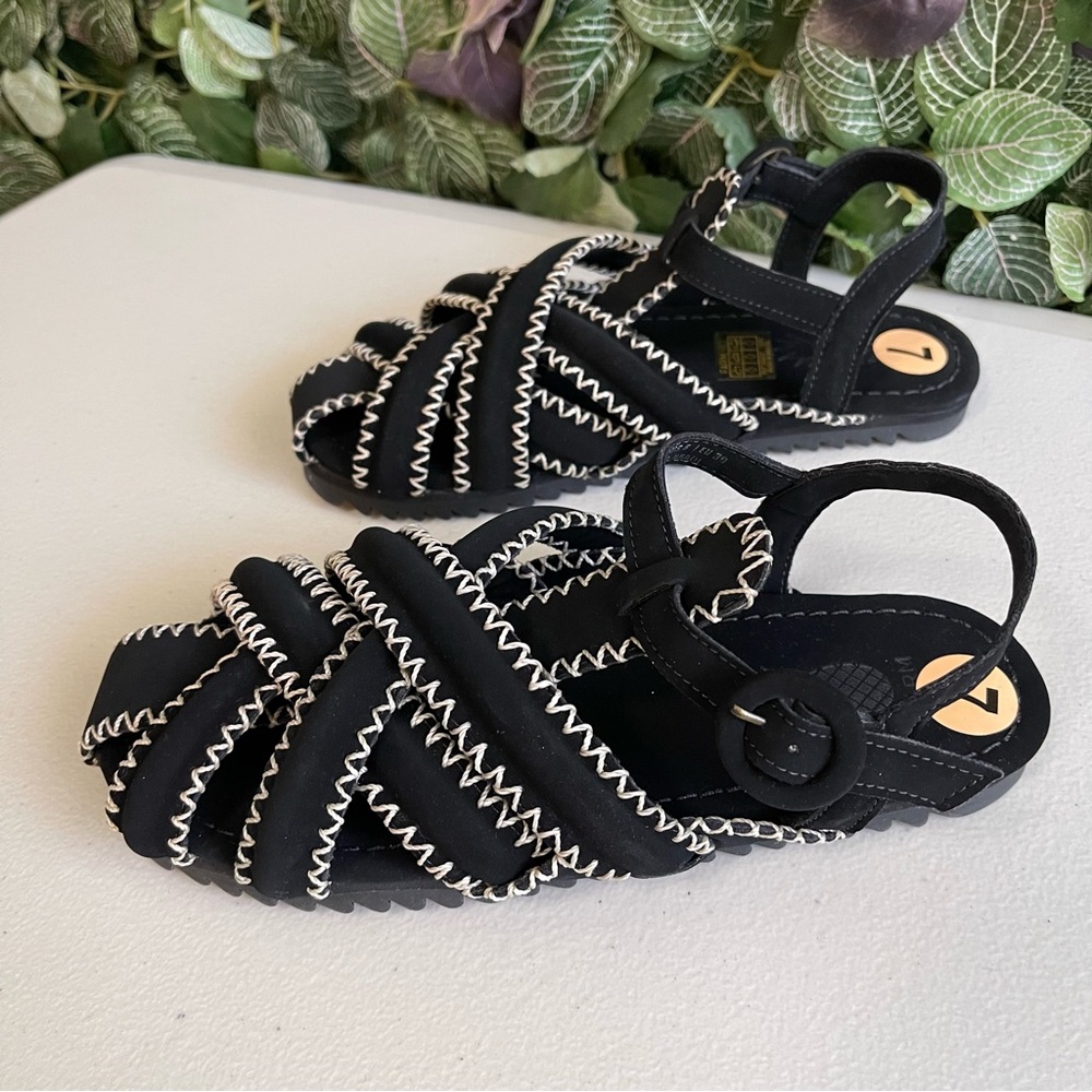 FARM Rio Zigzag Stitch Sandals Womens
L Black Leather Vegan Bohemian size 7